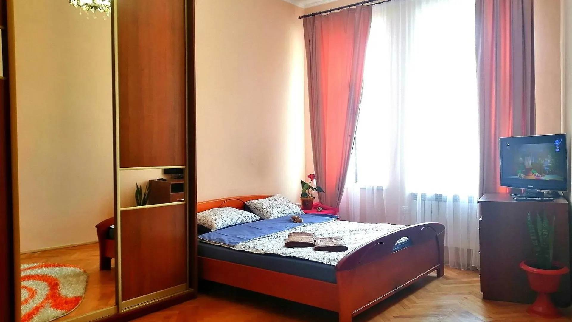 Flat On Sheptytskykh location